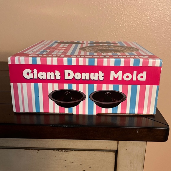NWT - Giant Cake Donut Mold - Gift Ready - Picture 2 of 3